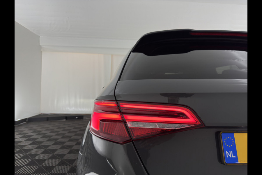 Audi A3 Sportback 1.5 TFSI CoD Sport S-Line Edition Black-Optic Package Aut. *LEATHER-FABRIC | FULL-LED | SPORTSEATS | NAVI-FULLMAP | PRIVACY-GLASS | ECC | PDC | CRUISE | 18''ALU*