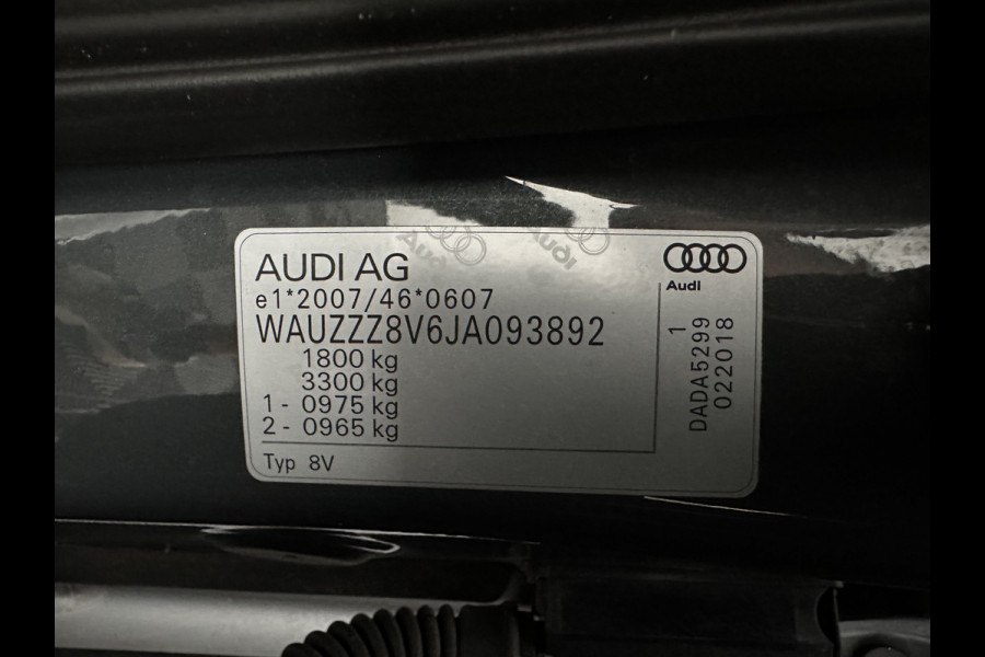 Audi A3 Sportback 1.5 TFSI CoD Sport S-Line Edition Black-Optic Package Aut. *LEATHER-FABRIC | FULL-LED | SPORTSEATS | NAVI-FULLMAP | PRIVACY-GLASS | ECC | PDC | CRUISE | 18''ALU*