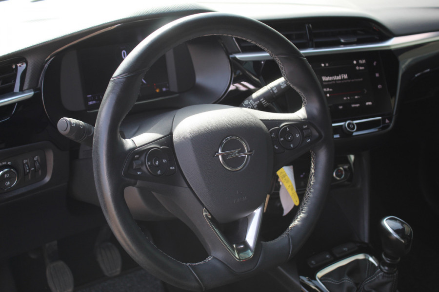 Opel Corsa 1.2 GS Line 100PK TURBO In nieuwstaat verkerende Opel Corsa ! Autm. airco, cruise cntrl, lane assist, panoramadak, verwarmde stoelen, LM wielen, camera, pdc v+a, navigatie by Apple Carplay/Android auto, metallic, LED verl. etc.