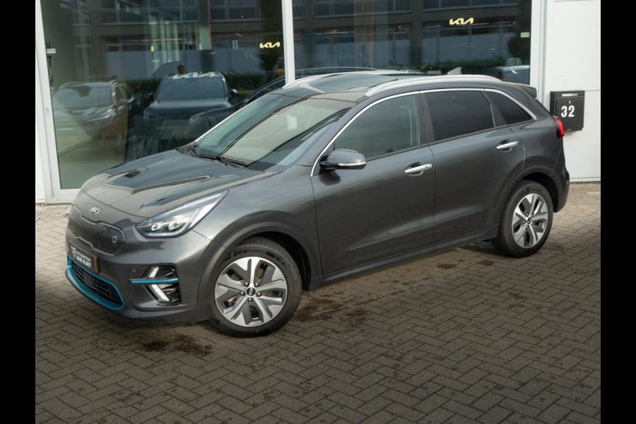 Kia e-Niro ExecutiveLine 64 kWh | Stoel en stuurverwarming | Stoelventilatie | Schuif/-kanteldak | JBL | Achteruitrijcamera | Navi | PDC voor & achter