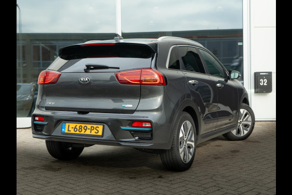 Kia e-Niro ExecutiveLine 64 kWh | Stoel en stuurverwarming | Stoelventilatie | Schuif/-kanteldak | JBL | Achteruitrijcamera | Navi | PDC voor & achter