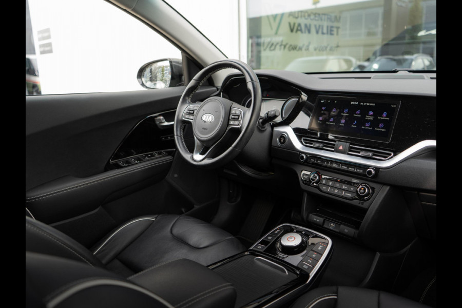 Kia e-Niro ExecutiveLine 64 kWh | Stoel en stuurverwarming | Stoelventilatie | Schuif/-kanteldak | JBL | Achteruitrijcamera | Navi | PDC voor & achter