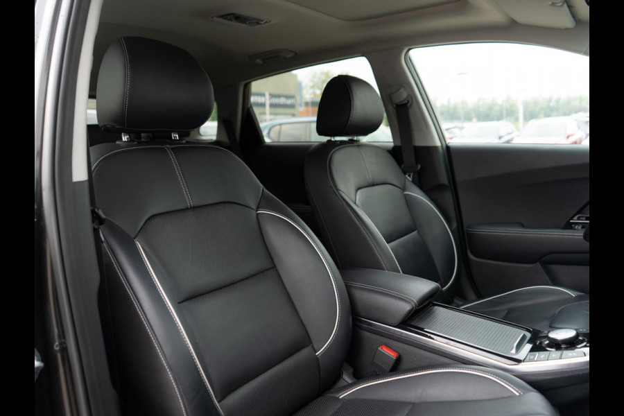 Kia e-Niro ExecutiveLine 64 kWh | Stoel en stuurverwarming | Stoelventilatie | Schuif/-kanteldak | JBL | Achteruitrijcamera | Navi | PDC voor & achter