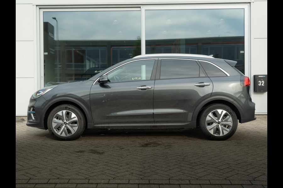Kia e-Niro ExecutiveLine 64 kWh | Stoel en stuurverwarming | Stoelventilatie | Schuif/-kanteldak | JBL | Achteruitrijcamera | Navi | PDC voor & achter