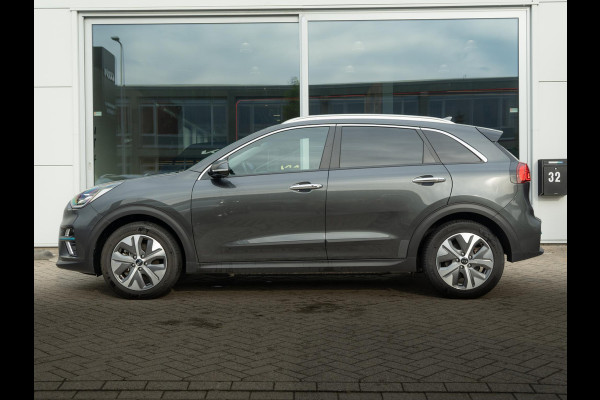 Kia e-Niro ExecutiveLine 64 kWh | Stoel en stuurverwarming | Stoelventilatie | Schuif/-kanteldak | JBL | Achteruitrijcamera | Navi | PDC voor & achter
