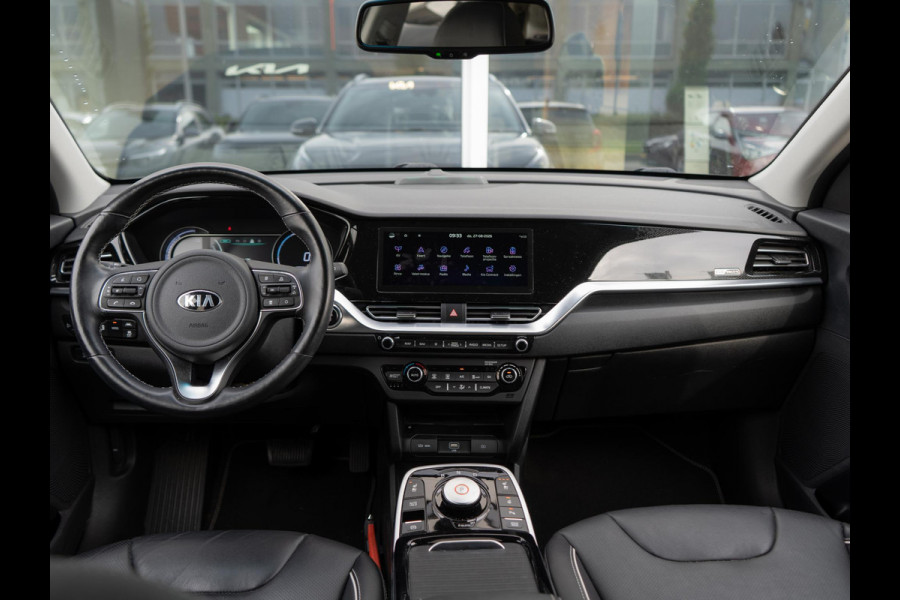 Kia e-Niro ExecutiveLine 64 kWh | Stoel en stuurverwarming | Stoelventilatie | Schuif/-kanteldak | JBL | Achteruitrijcamera | Navi | PDC voor & achter