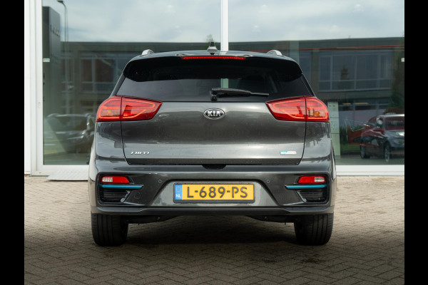 Kia e-Niro ExecutiveLine 64 kWh | Stoel en stuurverwarming | Stoelventilatie | Schuif/-kanteldak | JBL | Achteruitrijcamera | Navi | PDC voor & achter