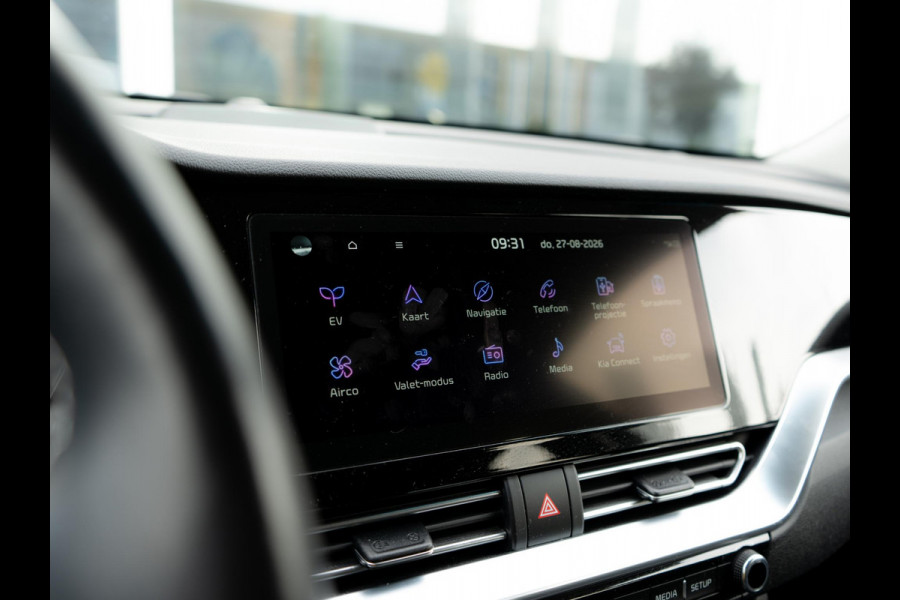 Kia e-Niro ExecutiveLine 64 kWh | Stoel en stuurverwarming | Stoelventilatie | Schuif/-kanteldak | JBL | Achteruitrijcamera | Navi | PDC voor & achter