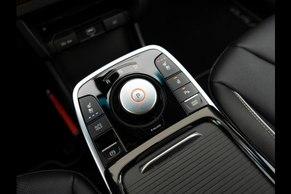 Kia e-Niro ExecutiveLine 64 kWh | Stoel en stuurverwarming | Stoelventilatie | Schuif/-kanteldak | JBL | Achteruitrijcamera | Navi | PDC voor & achter
