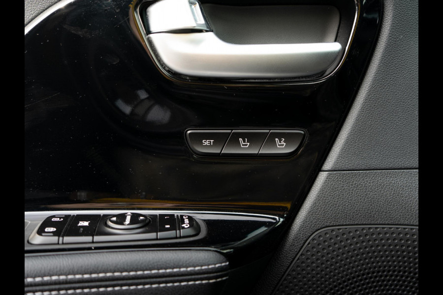 Kia e-Niro ExecutiveLine 64 kWh | Stoel en stuurverwarming | Stoelventilatie | Schuif/-kanteldak | JBL | Achteruitrijcamera | Navi | PDC voor & achter