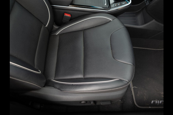Kia e-Niro ExecutiveLine 64 kWh | Stoel en stuurverwarming | Stoelventilatie | Schuif/-kanteldak | JBL | Achteruitrijcamera | Navi | PDC voor & achter