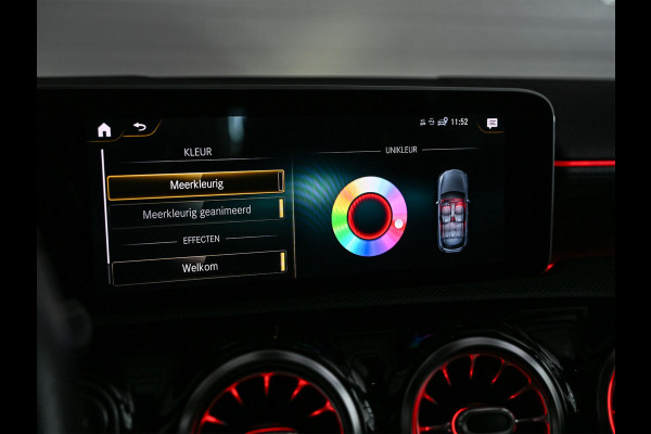 Mercedes-Benz A-Klasse 250 Premium Plus | AMG Line | Panoramadak | Led | Burmester | Stoelverwarming | Ambiance Interieur | Keyless Entry |