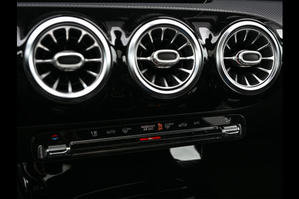 Mercedes-Benz A-Klasse 250 Premium Plus | AMG Line | Panoramadak | Led | Burmester | Stoelverwarming | Ambiance Interieur | Keyless Entry |