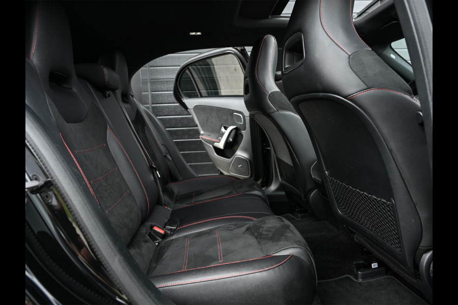 Mercedes-Benz A-Klasse 250 Premium Plus | AMG Line | Panoramadak | Led | Burmester | Stoelverwarming | Ambiance Interieur | Keyless Entry |
