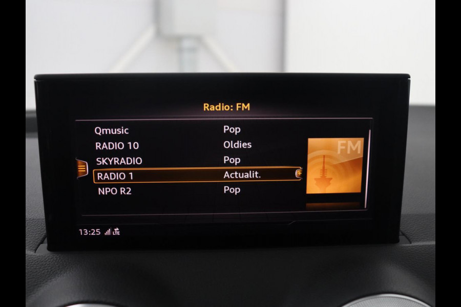 Audi Q2 35 TFSI Advanced edition | Virtual dashboard | Cruise control | Navigatie | Climate control | Carplay | DAB | Lichtmetaal 17'' |