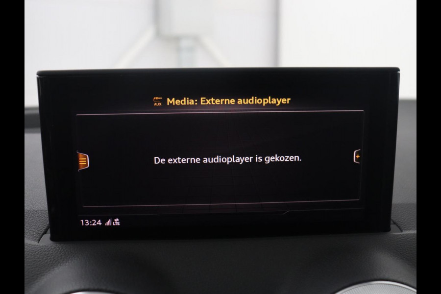 Audi Q2 35 TFSI Advanced edition | Virtual dashboard | Cruise control | Navigatie | Climate control | Carplay | DAB | Lichtmetaal 17'' |