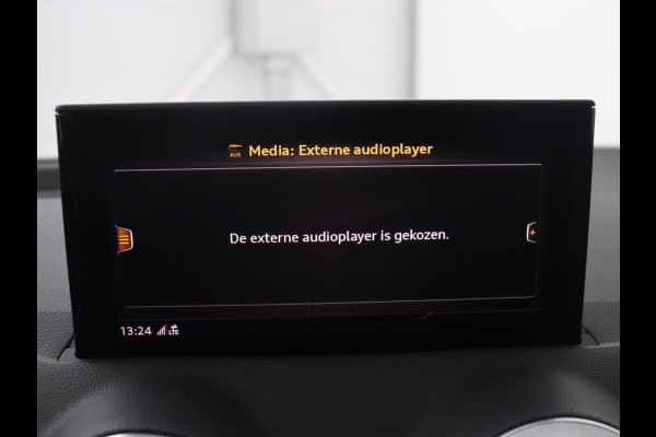 Audi Q2 35 TFSI Advanced edition | Virtual dashboard | Cruise control | Navigatie | Climate control | Carplay | DAB | Lichtmetaal 17'' |