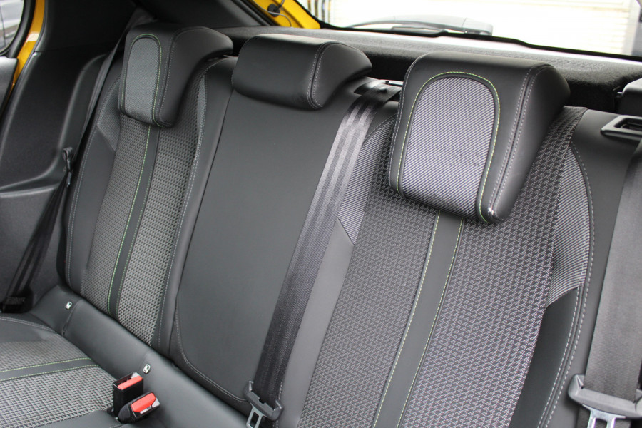 Peugeot 208 1.2 PureTech 131PK GT-Line | Panoramadak | 3D Cockpit | BLIS | Navigatie