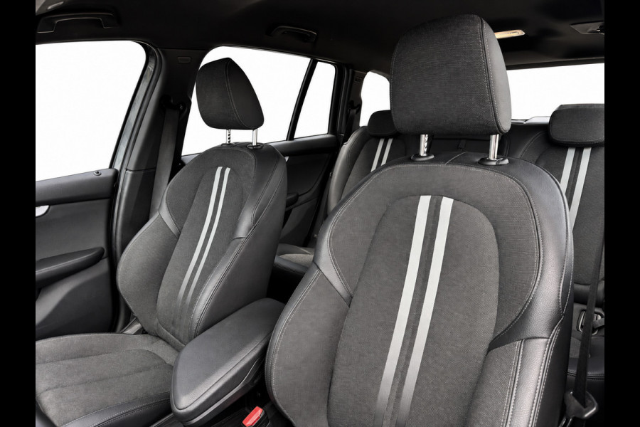 BMW 2 Serie Gran Tourer 218i 7 persoons | M-Sport | LED | Memory | Navi | Stoelverwarming | Elektr. achterklep