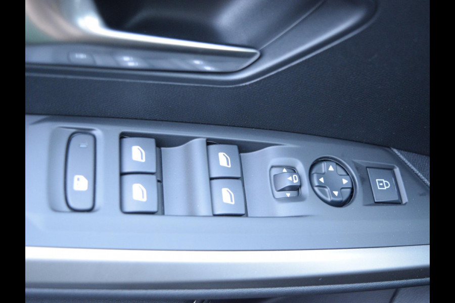 Peugeot 3008 1.6 plug-in Hybrid 195 Allure | 195PK | NAVI | PARKEERSENSOREN MET CAMERA | AFN TREKHAAK