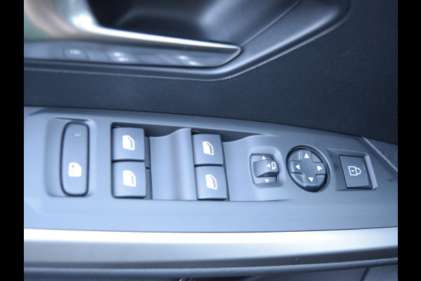 Peugeot 3008 1.6 plug-in Hybrid 195 Allure | 195PK | NAVI | PARKEERSENSOREN MET CAMERA | AFN TREKHAAK