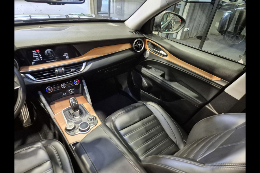 Alfa Romeo Stelvio 2.0 T AWD Veloce Pano | Harman-Kardon | Camera | Leder | Verw. stoelen-stuur | Trekhaak