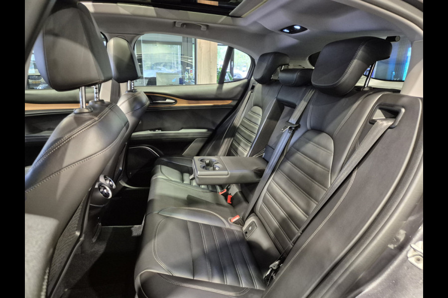 Alfa Romeo Stelvio 2.0 T AWD Veloce Pano | Harman-Kardon | Camera | Leder | Verw. stoelen-stuur | Trekhaak