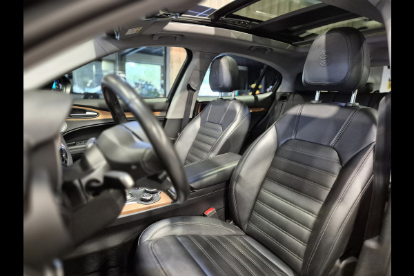 Alfa Romeo Stelvio 2.0 T AWD Veloce Pano | Harman-Kardon | Camera | Leder | Verw. stoelen-stuur | Trekhaak