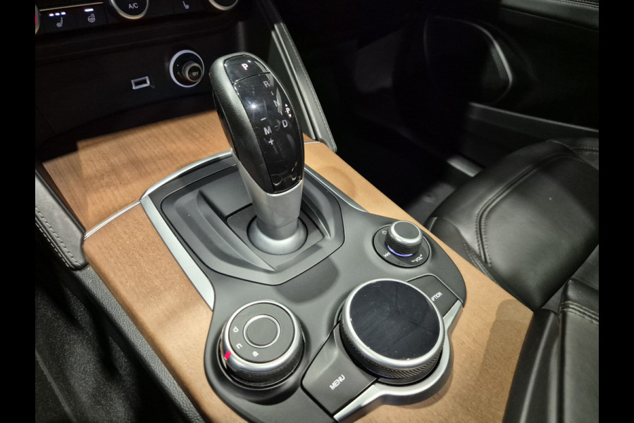 Alfa Romeo Stelvio 2.0 T AWD Veloce Pano | Harman-Kardon | Camera | Leder | Verw. stoelen-stuur | Trekhaak