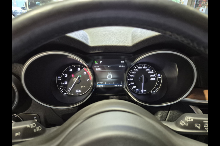 Alfa Romeo Stelvio 2.0 T AWD Veloce Pano | Harman-Kardon | Camera | Leder | Verw. stoelen-stuur | Trekhaak