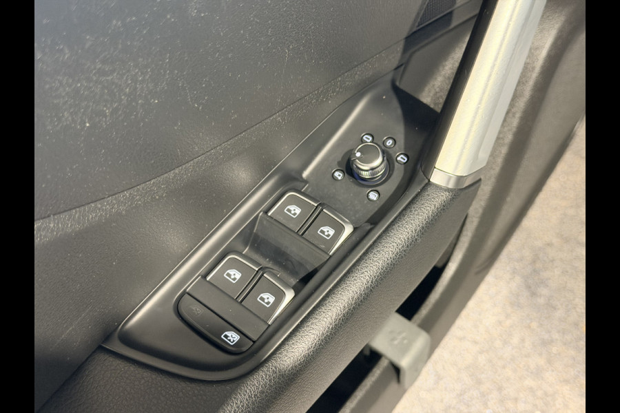 Audi Q2 1.4 TFSI CoD limited S-Line Panorama | Half leder | Navigatie | LED