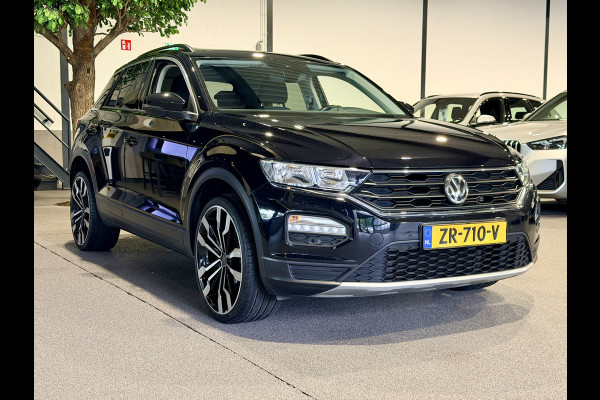 Volkswagen T-Roc 1.5 TSI Sport Stoelverwarming | Lane assist | Trekhaak | Navigatie