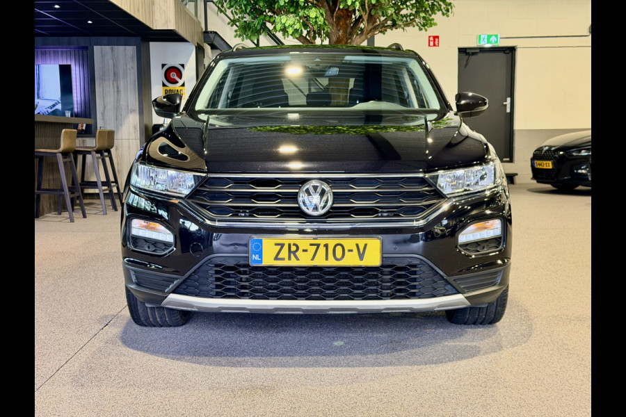 Volkswagen T-Roc 1.5 TSI Sport Stoelverwarming | Lane assist | Trekhaak | Navigatie