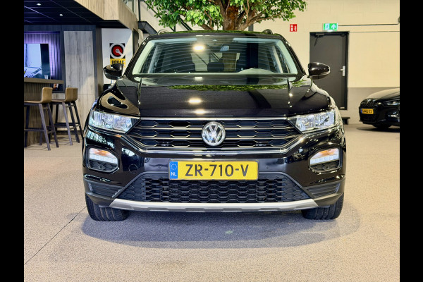 Volkswagen T-Roc 1.5 TSI Sport Stoelverwarming | Lane assist | Trekhaak | Navigatie