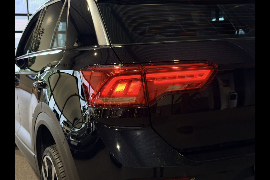 Volkswagen T-Roc 1.5 TSI Sport Stoelverwarming | Lane assist | Trekhaak | Navigatie