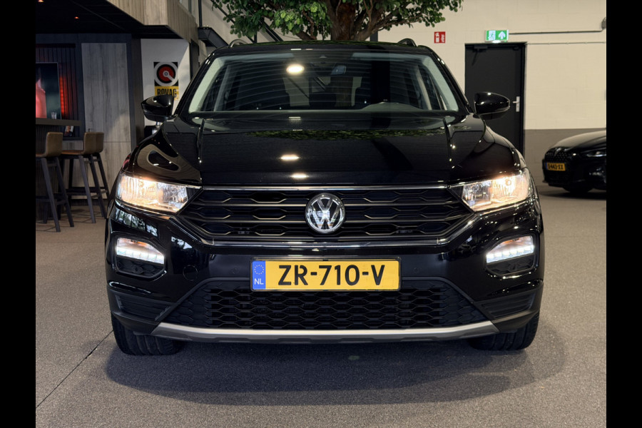 Volkswagen T-Roc 1.5 TSI Sport Stoelverwarming | Lane assist | Trekhaak | Navigatie