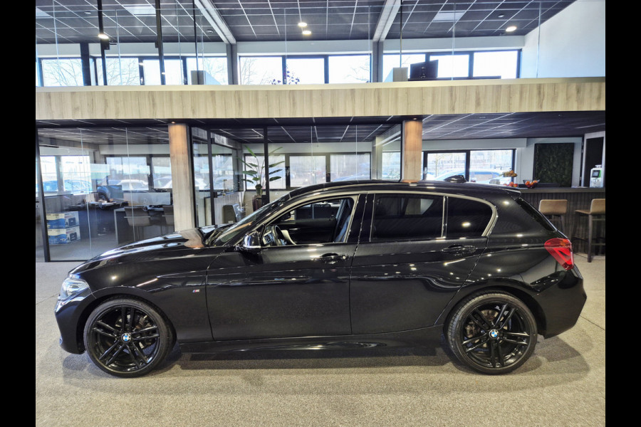 BMW 1-serie M-Sport Shadow Edition Camera | Leder | Stoelverwarming | Zwarte hemel | CarPlay | Cruise
