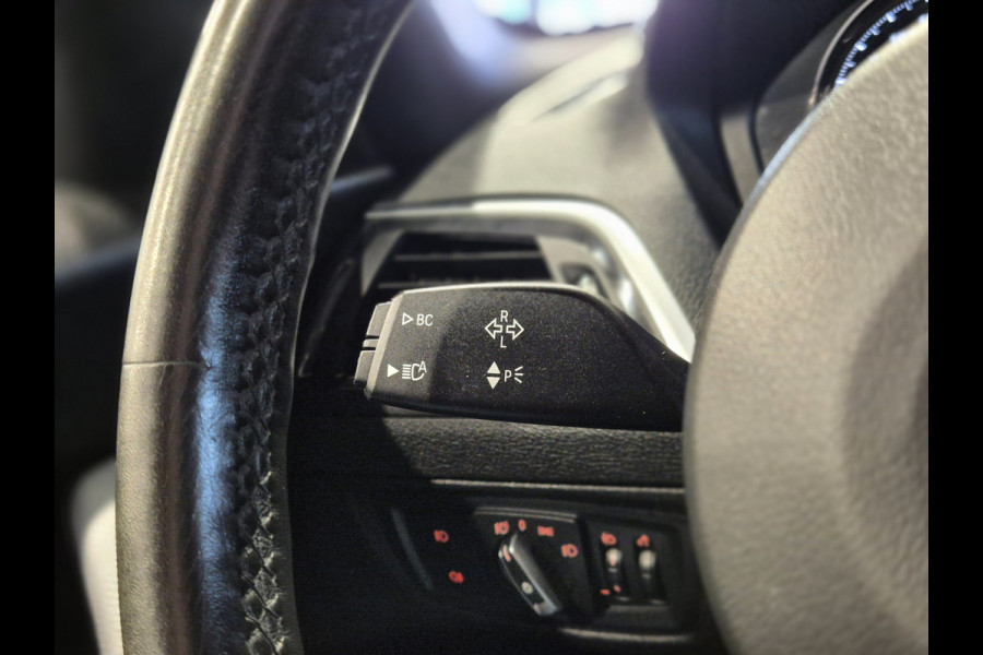 BMW 1-serie M-Sport Shadow Edition Camera | Leder | Stoelverwarming | Zwarte hemel | CarPlay | Cruise