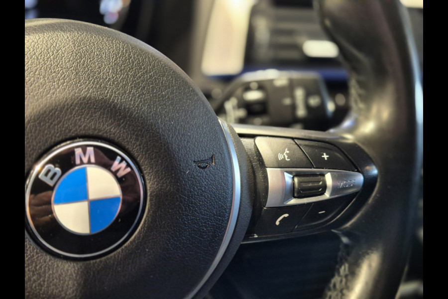 BMW 1-serie M-Sport Shadow Edition Camera | Leder | Stoelverwarming | Zwarte hemel | CarPlay | Cruise