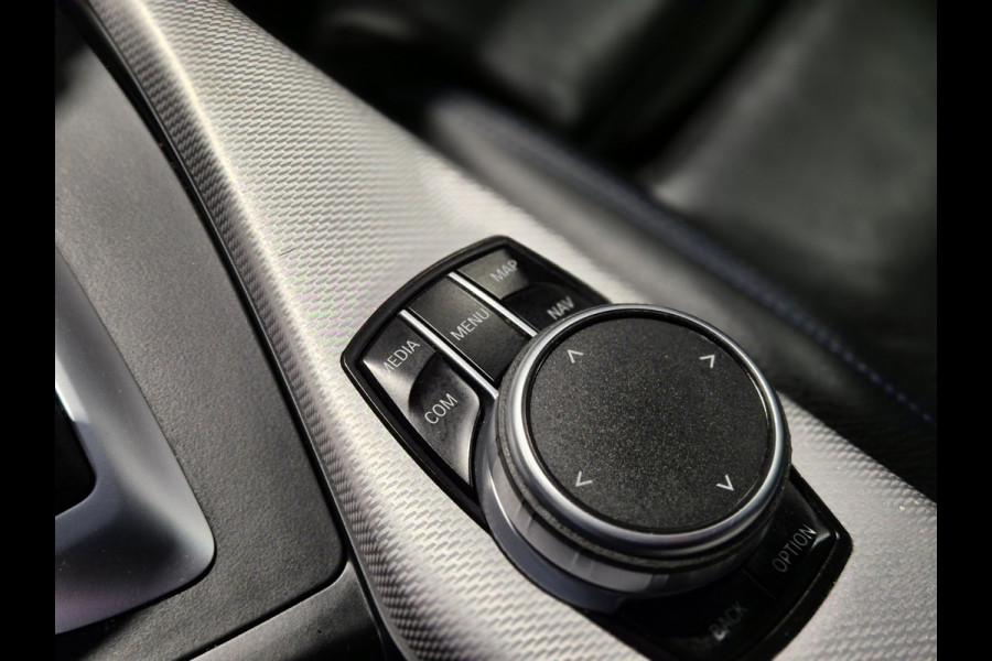 BMW 1-serie M-Sport Shadow Edition Camera | Leder | Stoelverwarming | Zwarte hemel | CarPlay | Cruise