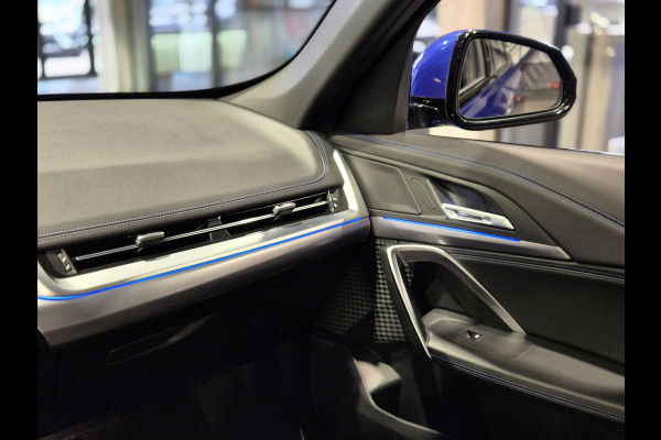 BMW X1 xDrive25e High Executive M-Sport | Panorama | HUD | 360 Camera | Stoelverwarming | Carplay/Android