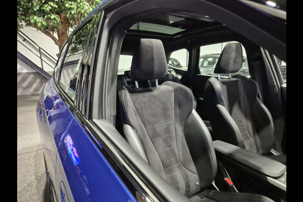 BMW X1 xDrive25e High Executive M-Sport | Panorama | HUD | 360 Camera | Stoelverwarming | Carplay/Android