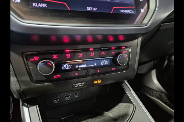 Seat Arona 1.0 TSI Style Business Intense Two-tone | Trekhaak | Navigatie | Digitaal dashboard | Carplay-Android