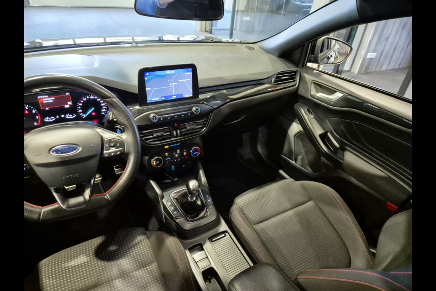 Ford FOCUS Wagon 1.0 EcoBoost Titanium Business Navigatie | LED | Camera | Carplay | Clima