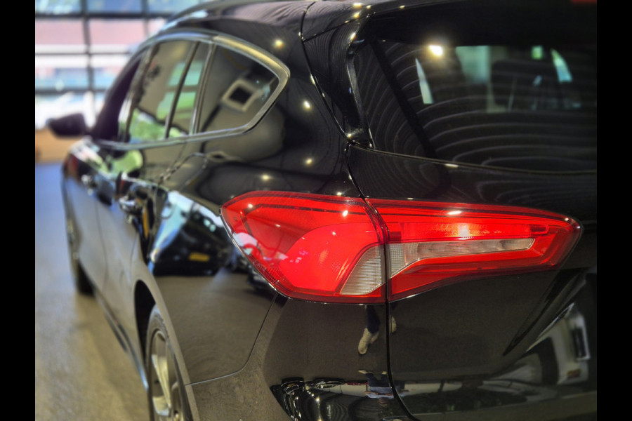 Ford FOCUS Wagon 1.0 EcoBoost Titanium Business Navigatie | LED | Camera | Carplay | Clima