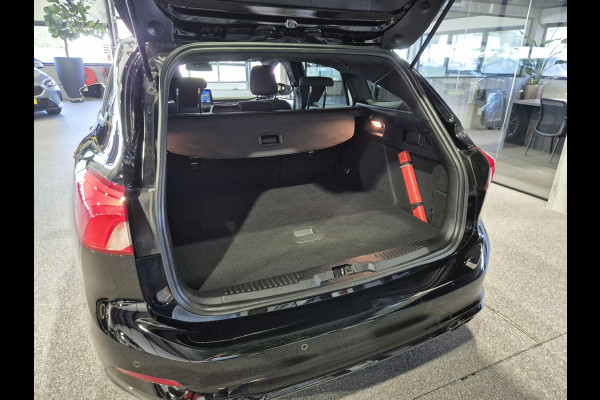 Ford FOCUS Wagon 1.0 EcoBoost Titanium Business Navigatie | LED | Camera | Carplay | Clima