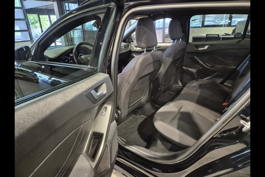 Ford FOCUS Wagon 1.0 EcoBoost Titanium Business Navigatie | LED | Camera | Carplay | Clima