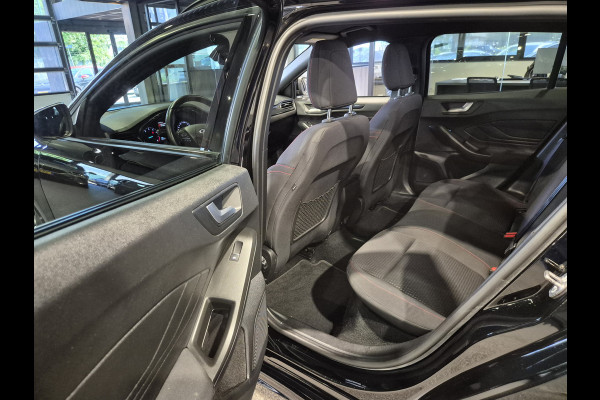 Ford FOCUS Wagon 1.0 EcoBoost Titanium Business Navigatie | LED | Camera | Carplay | Clima