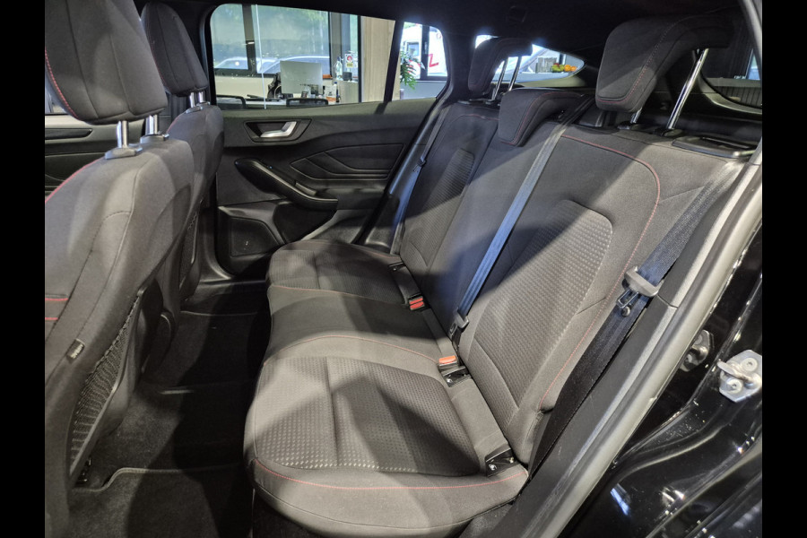 Ford FOCUS Wagon 1.0 EcoBoost Titanium Business Navigatie | LED | Camera | Carplay | Clima