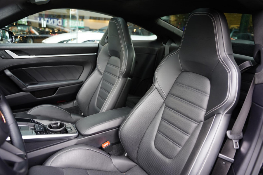Porsche 911 992 Coupe 3.8 Turbo S BTW / PCCB / Sportuitlaat